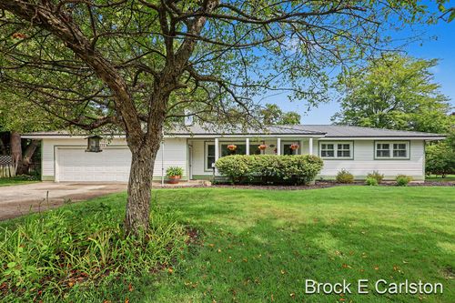 1576 Hendrick Road, Norton Shores, MI, 49441 | Card Image