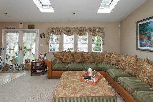 11 Avon Rd, Hewlett, NY, 11557-1529 | Card Image