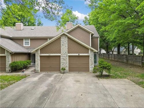 1330 Nw Jefferson Ct, Blue Springs, MO, 64015-7265 | Card Image