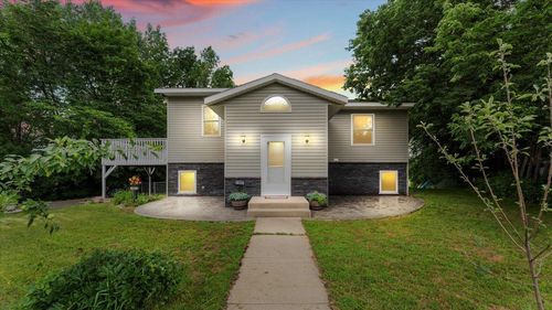 21007 Edgewater Rd, Richmond, MN, 56368-8365 | Card Image