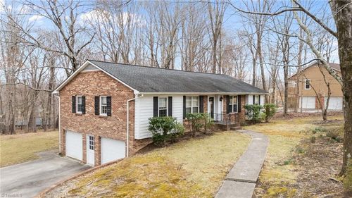 1709 Brandywine Dr, Clemmons, NC, 27012-8307 | Card Image