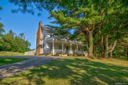 720 Motts Cove Rd N, Roslyn, NY, 11576-1034 | Card Image