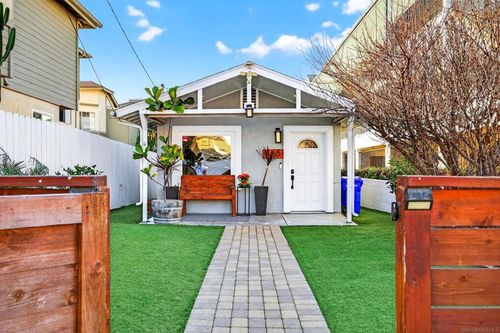 530 11th St, Imperial Beach, CA, 91932-1602 | Card Image