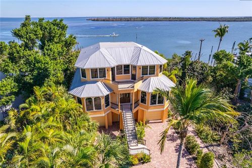 15557 Captiva Dr, CAPTIVA, FL, 33924 | Card Image