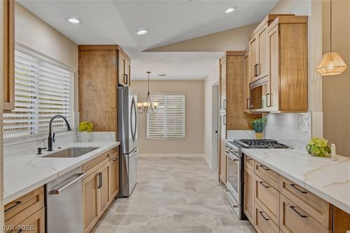 2733 Mccoy Dr, Las Vegas, NV, 89134-7812 | Card Image