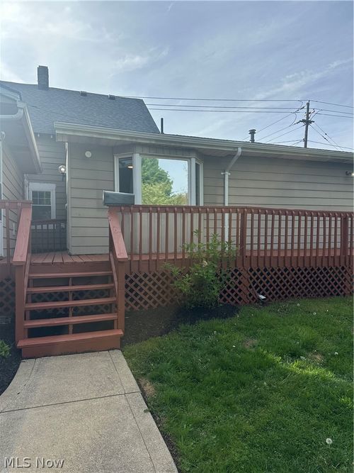 10095 Johnnycake Ridge Rd, Concord Township, OH, 44077-2135 | Card Image
