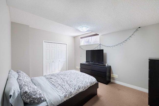 104 Prestwick Manor Se, Home with 4 bedrooms, 3 bathrooms and 8 parking in Calgary AB | Image 38