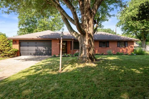 2209 N Roxbury Lane, Muncie, IN, 47304 | Card Image