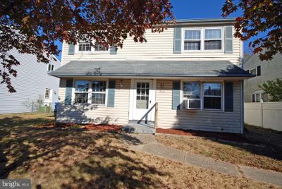 11 Wellington Place, House other with 4 bedrooms, 2 bathrooms and null parking in BURLINGTON NJ | Image 1