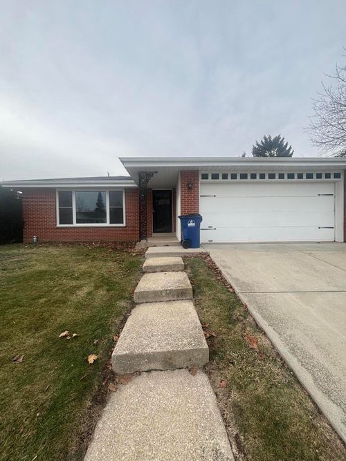 110 Crab Tree Ln, RACINE, WI, 53406-3619 | Card Image