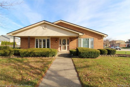 15810 Cumberland St, Riverview, MI, 48193-8173 | Card Image