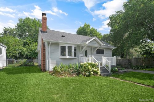 567 Roth Blvd, Clawson, MI, 48017-2416 | Card Image