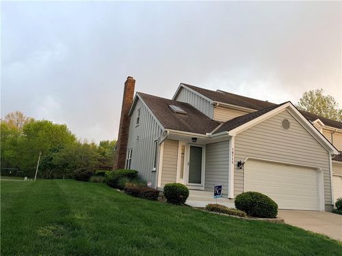 10715 W 116th Ter, Overland Park, KS, 66210-3856 | Card Image
