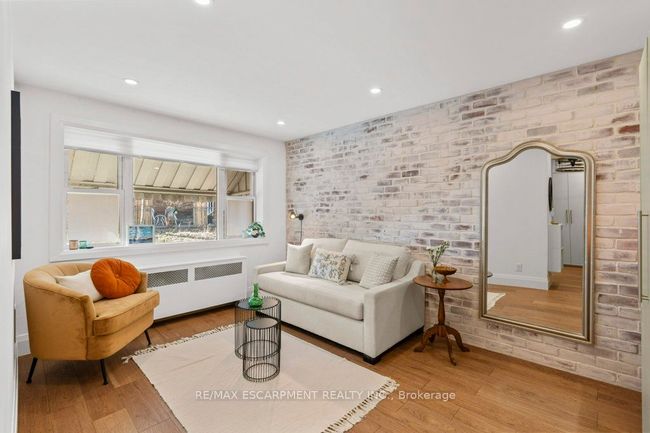 5 - 137 Emerald St S, Condo with 1 bedrooms, 1 bathrooms and 1 parking in Hamilton ON | Image 10