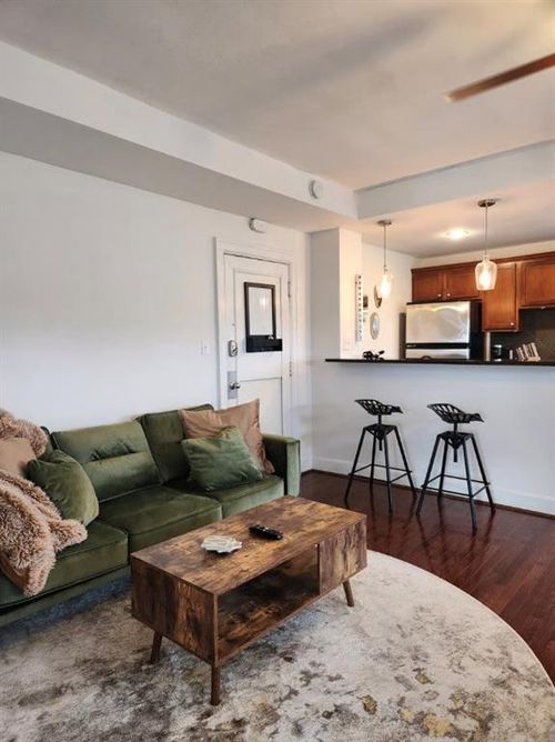 323 Emanuel Cleaver Ii Blvd, Kansas City, MO, 64112-1670 | Card Image