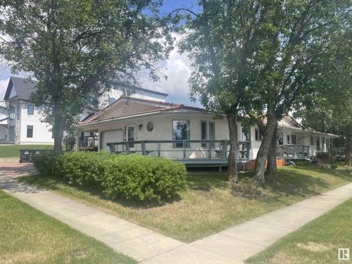 4821 54 St, Camrose, AB, T4V2A3 | Card Image