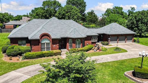 4504 W Cedar Brooke Ln, Rogers, AR, 72758-1507 | Card Image