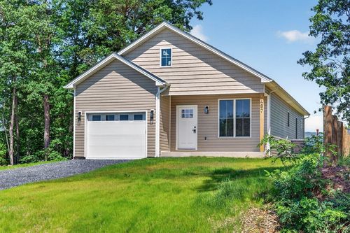 487 Pocahontas Ave, SHENANDOAH, VA, 22849-9700 | Card Image