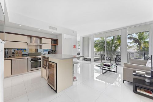 201-2100 Park Ave, Miami Beach, FL, 33139-1753 | Card Image