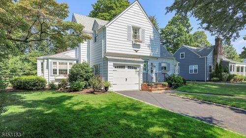 100 Mali Dr, North Plainfield, NJ, 07062-2330 | Card Image