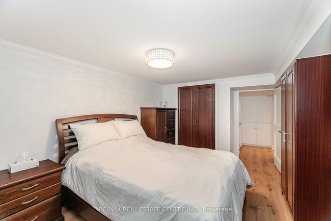 55 Mallard Cres, House attached with 4 bedrooms, 2 bathrooms and 3 parking in Brampton ON | Image 12