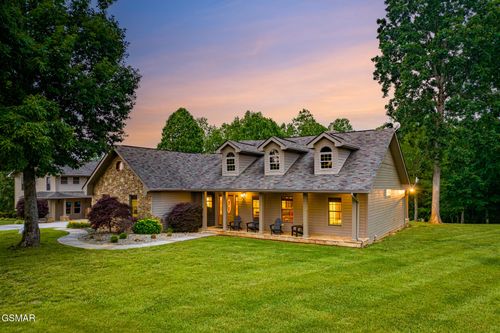 125 Burning Oaks Dr, Sevierville, TN, 37876-3603 | Card Image