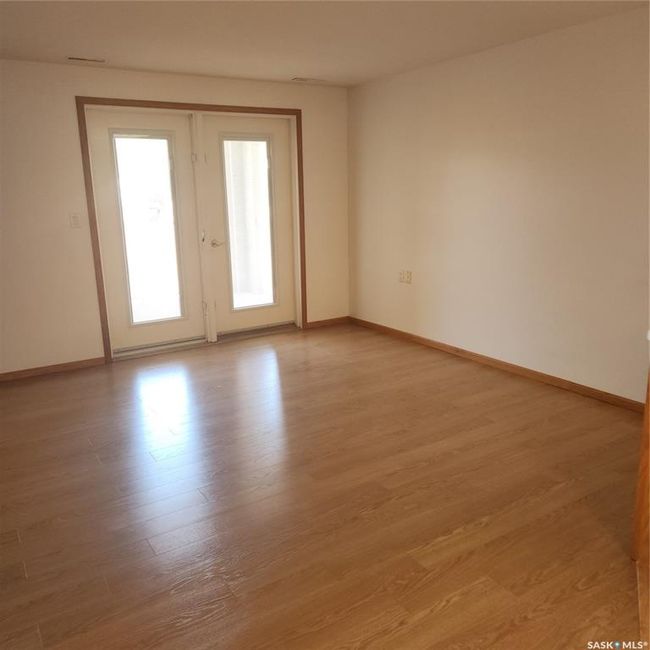 105 - 240 Athabasca St E, Condo with 1 bedrooms, 1 bathrooms and 2 parking in Moose Jaw SK | Image 6