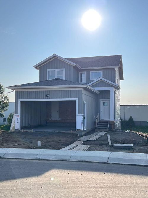 115 Hampton Crescent, Sylvan Lake, AB, T4S0N2 | Card Image