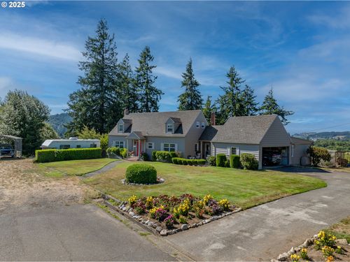 1211 Fairview St, Myrtle Point, OR, 97458-1316 | Card Image
