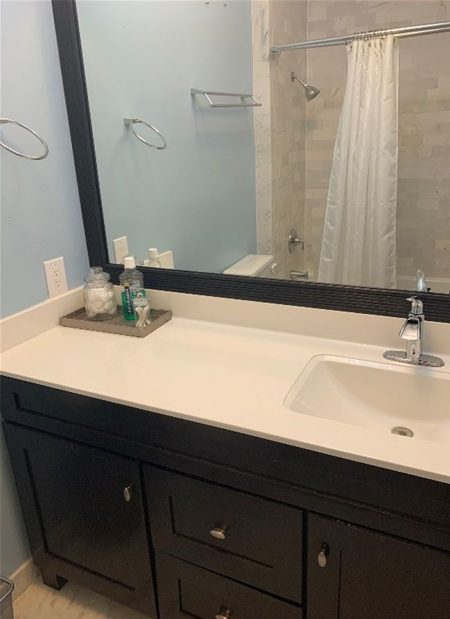 Primary Bathroom | Image 13