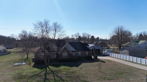 69 College Ct, Mc Ewen, TN, 37101-4570 | Card Image