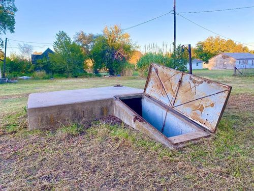 414 N Hardin Ave, Mangum, OK, 73554-2604 | Card Image