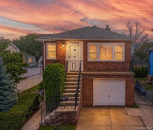 3192 Hatting Place, New York, NY, 10465 | Card Image
