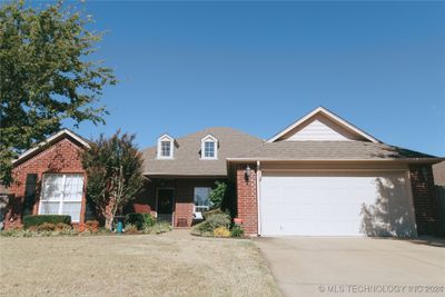 8129 Silverado Road, House other with 3 bedrooms, 2 bathrooms and null parking in Claremore OK | Image 1