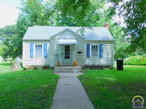 618 Iowa Ave, Holton, KS, 66436-1627 | Card Image