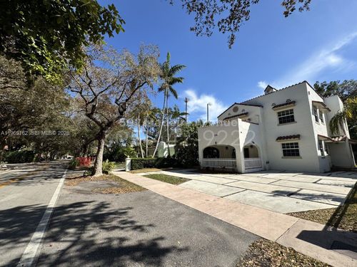 b-502 Madeira Ave, Coral Gables, FL, 33134 | Card Image