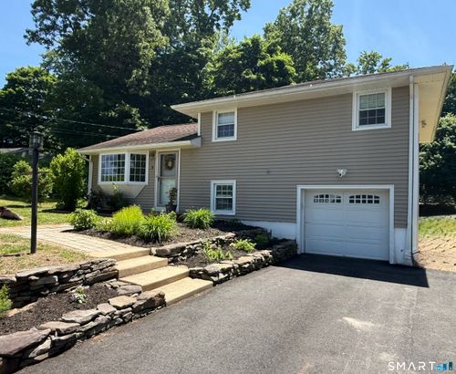 3 Woodview Dr, Brookfield, CT, 06804-1911 | Card Image
