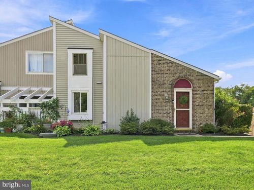 1606 Woodlands Run, HAGERSTOWN, MD, 21742-8040 | Card Image
