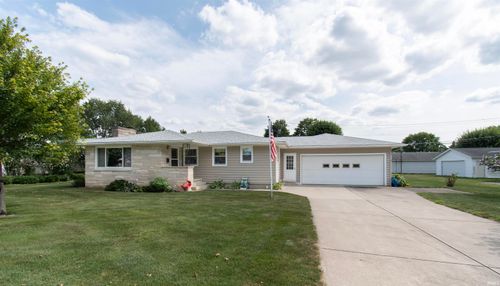 912 E Hazel St, Albion, IN, 46701-1318 | Card Image