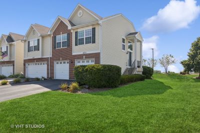 1025 Marcello Drive, Townhouse with 3 bedrooms, 2 bathrooms and 2 parking in Hampshire IL | Image 1