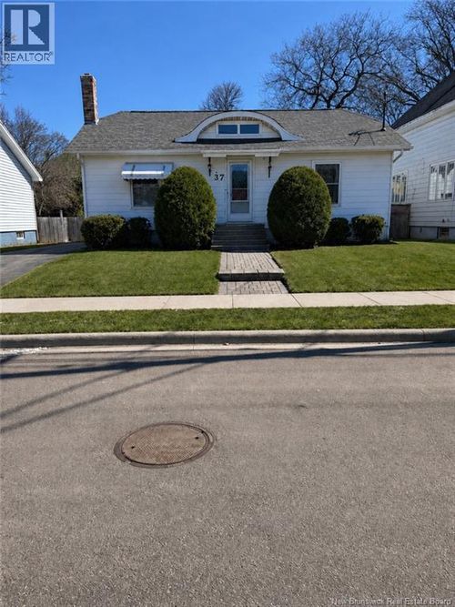 37 Winter Ave, Moncton, NB, E1C5X2 | Card Image