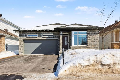 47 Fanning Street, Carleton Place, ON, K7C0J2 | Card Image