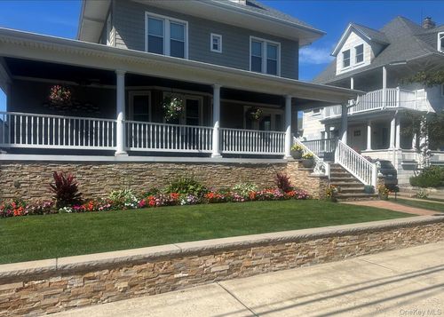 225 Beach 120th St, Rockaway Park, NY, 11694-1956 | Card Image