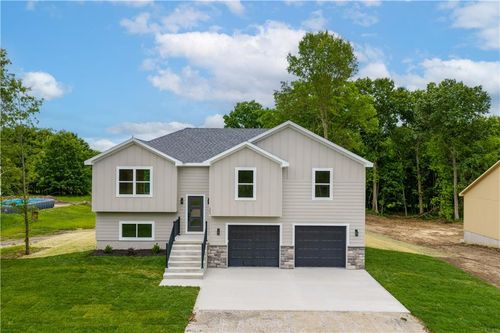 303 Ne 51st Rd, Warrensburg, MO, 64093-7490 | Card Image