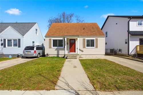 23384 Vassar Ave, Hazel Park, MI, 48030-2710 | Card Image