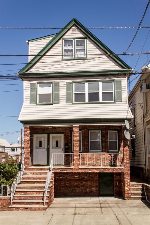 22 Story Ct, Bayonne, NJ, 07002 | Card Image