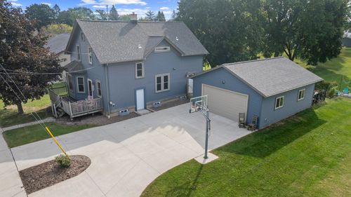 154 E Maple St, Elkhart Lake, WI, 53020-2137 | Card Image
