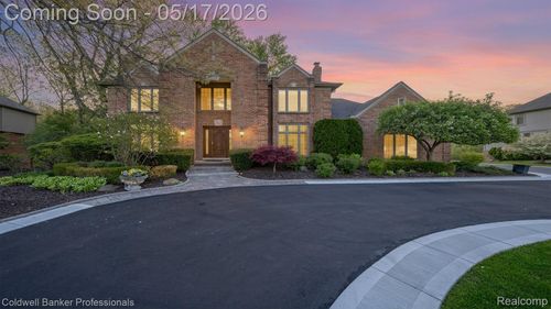 3653 Cedar Brook Dr, Rochester Hills, MI, 48309-4075 | Card Image