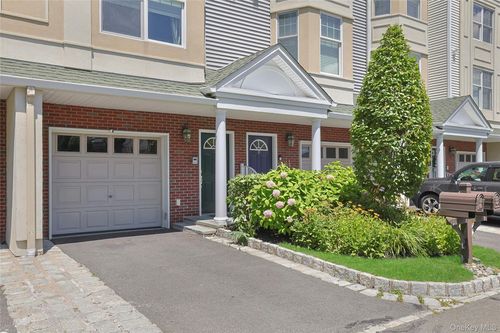 7 Edge Water Ln, Haverstraw, NY, 10927-2111 | Card Image