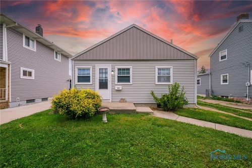 2849 N 109th St, Toledo, OH, 43611-2818 | Card Image